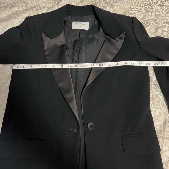 Aritzia Babaton Yates Tuxedo Blazer - Picture 8 of 9